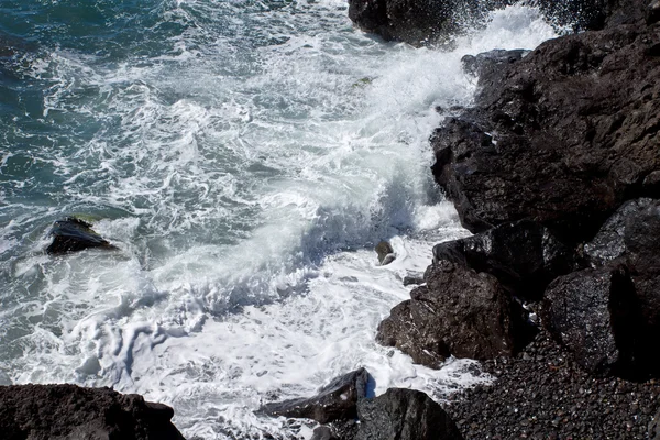 Ondas na costa atlântica — Fotografia de Stock