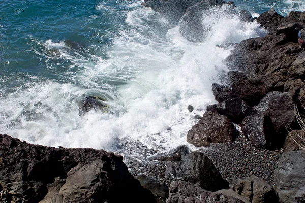 Κύματα στην ακτή του Ατλαντικού — Φωτογραφία Αρχείου