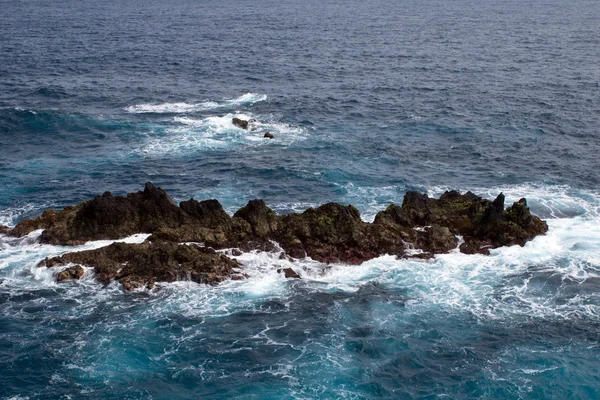 Piscina natural en el Océano Atlántico — Foto de Stock