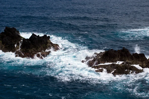 Φυσική πισίνα στον Ατλαντικό Ωκεανό — Φωτογραφία Αρχείου