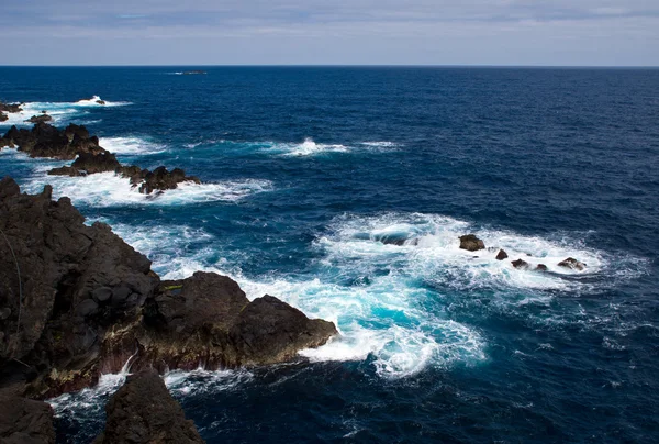 Piscine naturelle dans l'océan Atlantique — Photo