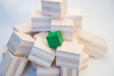 Ahşap küpleri yığını