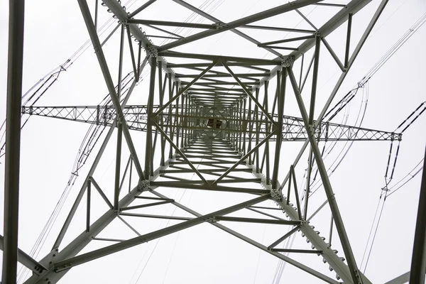 Elektriciteit transmissie toren — Stockfoto