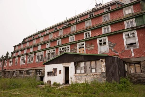 Ruiny stary Hotel — Zdjęcie stockowe