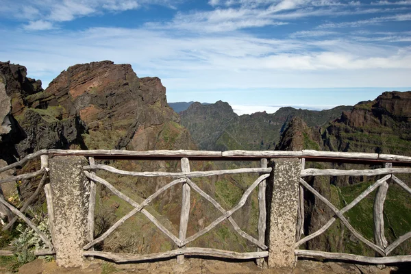 Mountain View, Trekking from Pico do Arieiro to Pico Ruivo — Stock Photo, Image