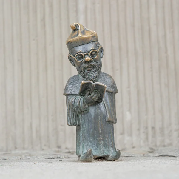 Estatua de gnomo en wroclaw — Foto de Stock
