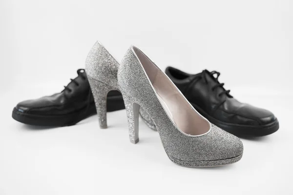 Sexy modieuze mannen en vrouwen schoenen — Stockfoto