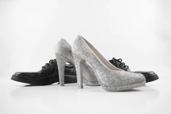 Сексуальне модне чоловіче і жіноче взуття — стокове фото