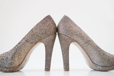 Bayan altın topuklu