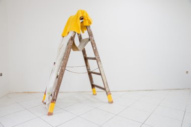 Bir merdiven ile Oda