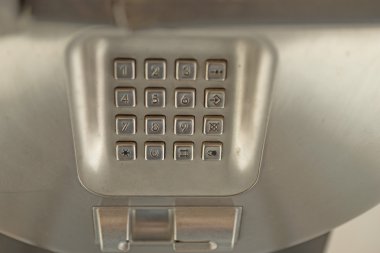 kullanılan genel telefon numarası düğmesini çevirin