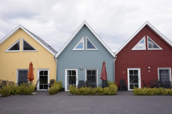 Casas coloridas na praia — Fotografia de Stock