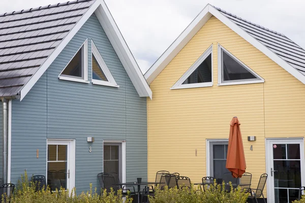 Casas coloridas na praia — Fotografia de Stock