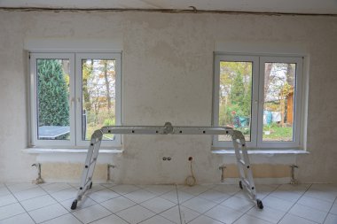 Metal merdiven ayakta odasında