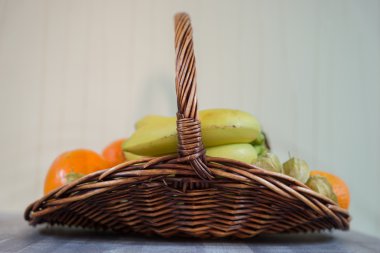 Sepette taze meyveler