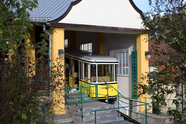 Viejo funicular en el distrito de Dresde Loschwitz — Foto de Stock