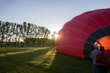Bir sıcak hava balonu sabah başlangıcı