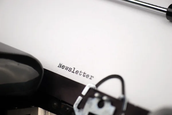 Newsletter - escrito em uma velha máquina de escrever — Fotografia de Stock