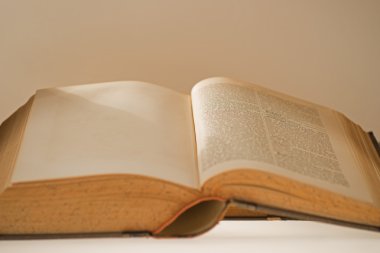 Eski kitap, seçici odak