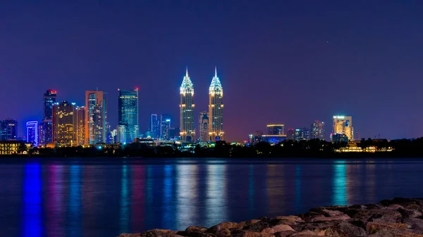 Vista Noturna Para Icônico Panorama Arranha Céus Dubai Incrível Iluminação — Fotografia de Stock