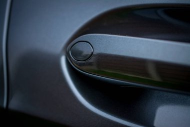 Bir arabanın kapı kolunun ayrıntıları