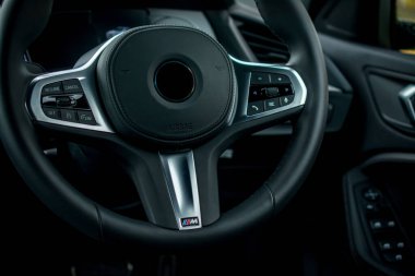 Modern bir arabada bazı detaylar.