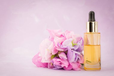 Lavanta ve aromaterapi yağı.