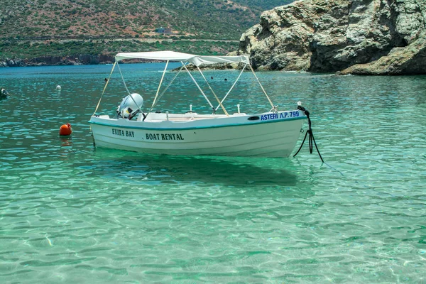 Boat Floats Clear Water Greece — Stock Photo, Image