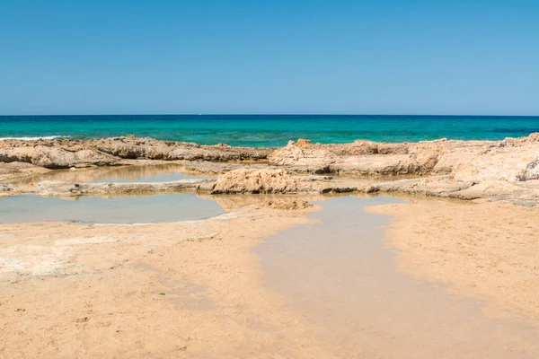 Mare Costa Spiaggia Con Scogli Costa Rocciosa Mare Blu Buono — Foto Stock