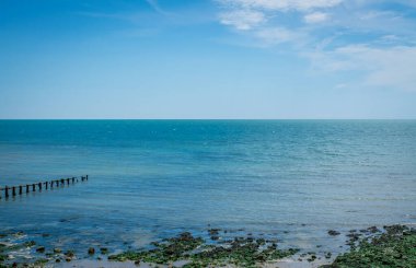 Açık deniz ve açık gökyüzü