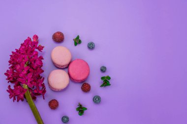 kırmızı seksi arkaplan ve inciler