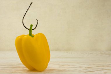 Taze sarı biberli sağlıklı yemek geçmişi