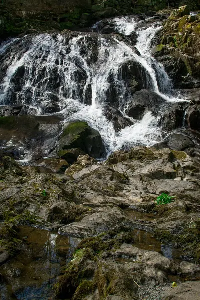 Liten Flod Bergen Med Klart Vatten Wales — Stockfoto