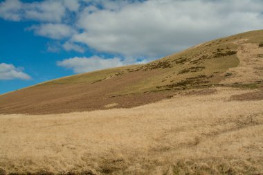 Birleşik Krallık 'taki Snowdonia Ulusal Parkı' nda dağ bulutları
