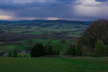 Birleşik Krallık 'taki Snowdonia Ulusal Parkı' nda dağ bulutları