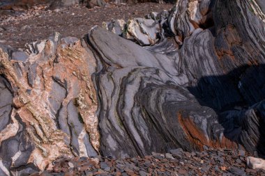 Kuzey Cornwall 'da, Bude yakınlarında güzel kayalar.