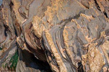 Kuzey Cornwall 'da, Bude yakınlarında güzel kayalar.