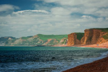 Hive Sahili, Bridport, Dorset, uçurumların manzarası.