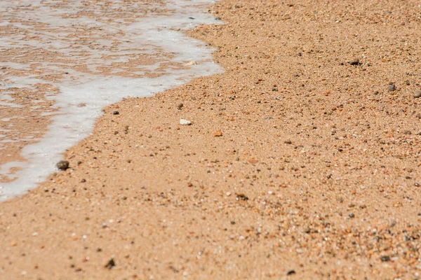 Océano Atlántico Olas Vienen Rodando Una Playa Inglaterra Reino Unido —  Fotos de Stock
