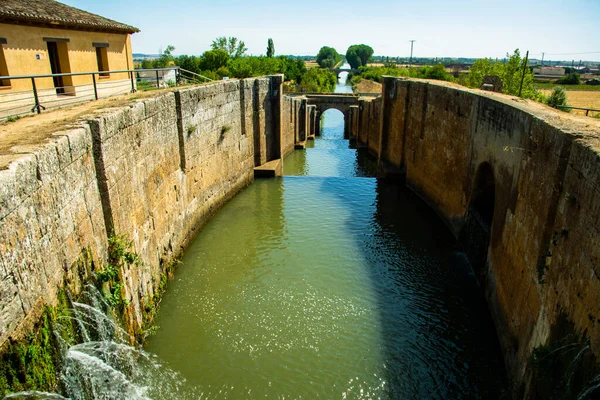 Questa Bellissima Darsena Trova Nella Città Palencia Frmista Spagna Questo — Foto Stock