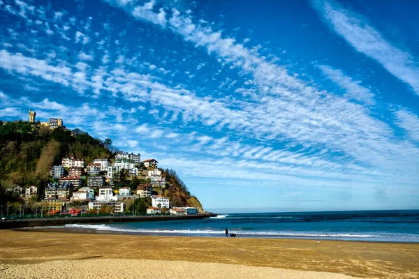 Pohled Pláž Concha Donostia Gipuzkoa Španělsko Pozadí Můžete Vidět Mount — Stock fotografie