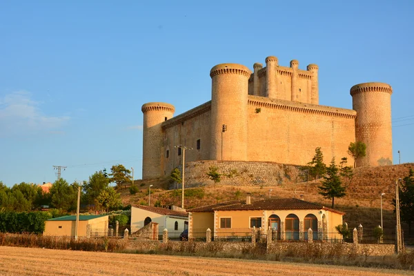 Zamek torrelobaton. Valladolid. Hiszpania. — Zdjęcie stockowe