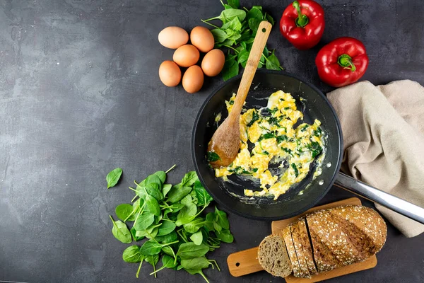 Scrambled Eggs Spinach Pan Copy Space — Stock Photo, Image