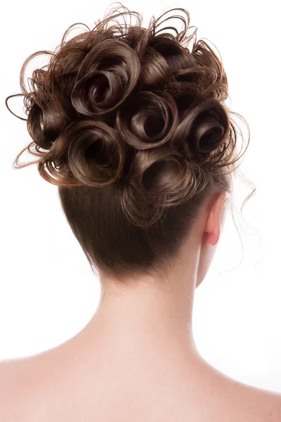 Bela noiva com penteado de casamento de moda — Fotografia de Stock