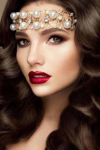 Beautiful young model with red lips — Stock Photo, Image