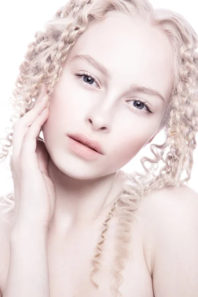 Портрет таинственной альбиносы — стоковое фото