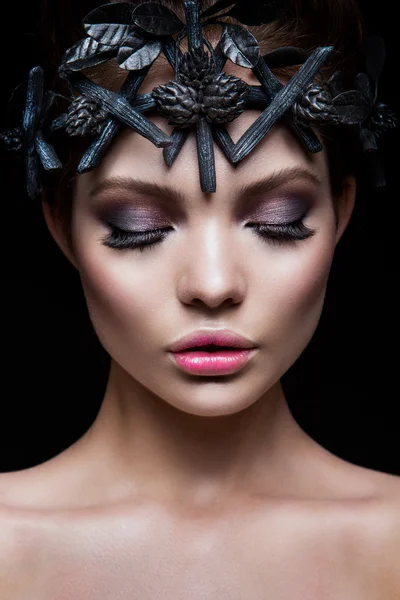 Close-up portrait of beautiful woman with bright make-up — Stock Photo, Image