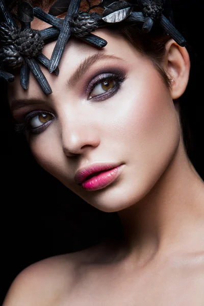 Close-up portrait of beautiful woman with bright make-up — Stock Photo, Image