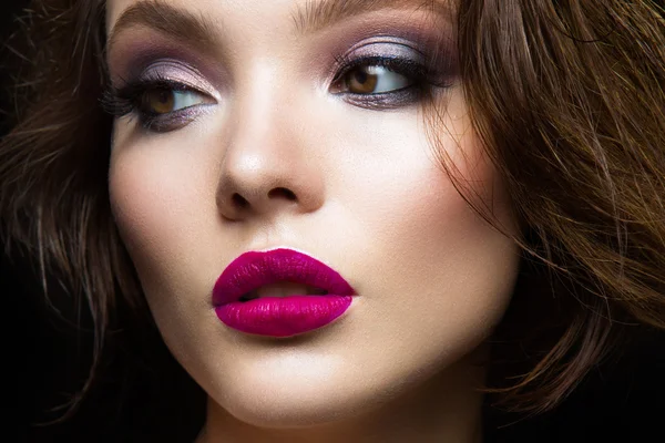 Beautiful young model with pink lips — Stock Photo, Image