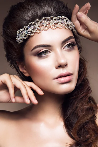 Close-up portrait of beautiful woman with bright make-up — Stock Photo, Image